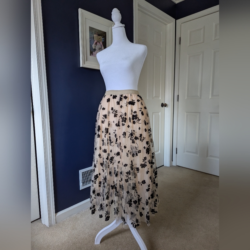 Elegant Black Floral Skirt